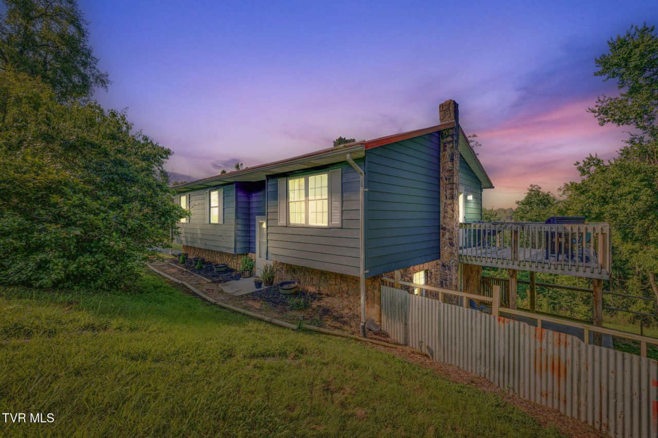 250 Riggs Road, Watauga, TN 37694 Main Photo