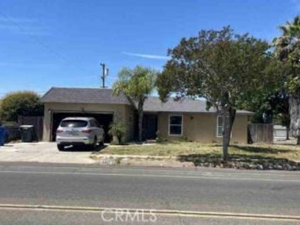 4497 N Chestnut Avenue, Fresno, CA 93726