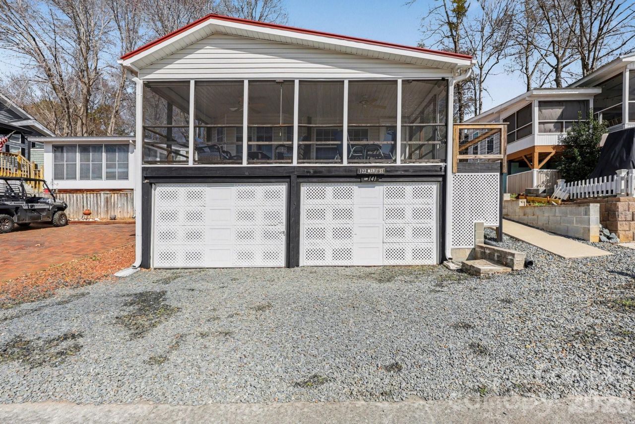 122 Maple Street, New London, NC 28127