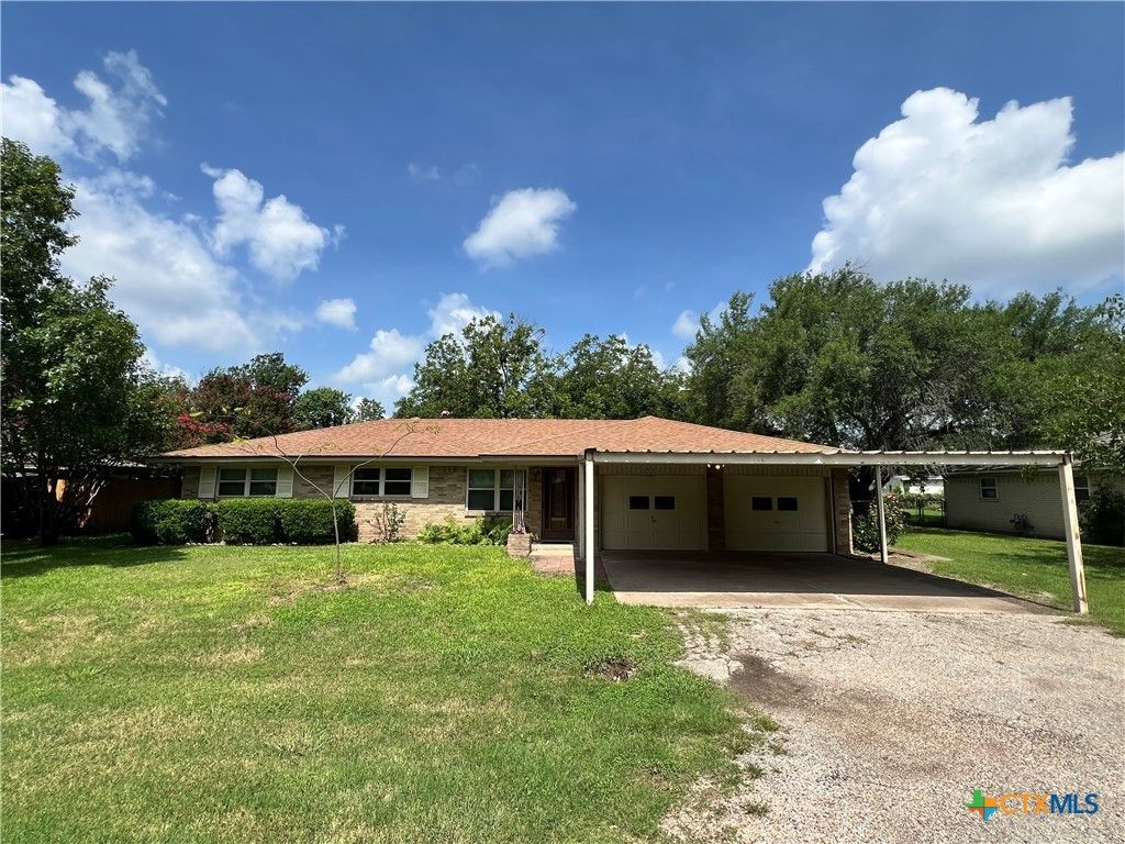 108 S Meadow Drive, Little River Academy, TX 76554 Main Photo