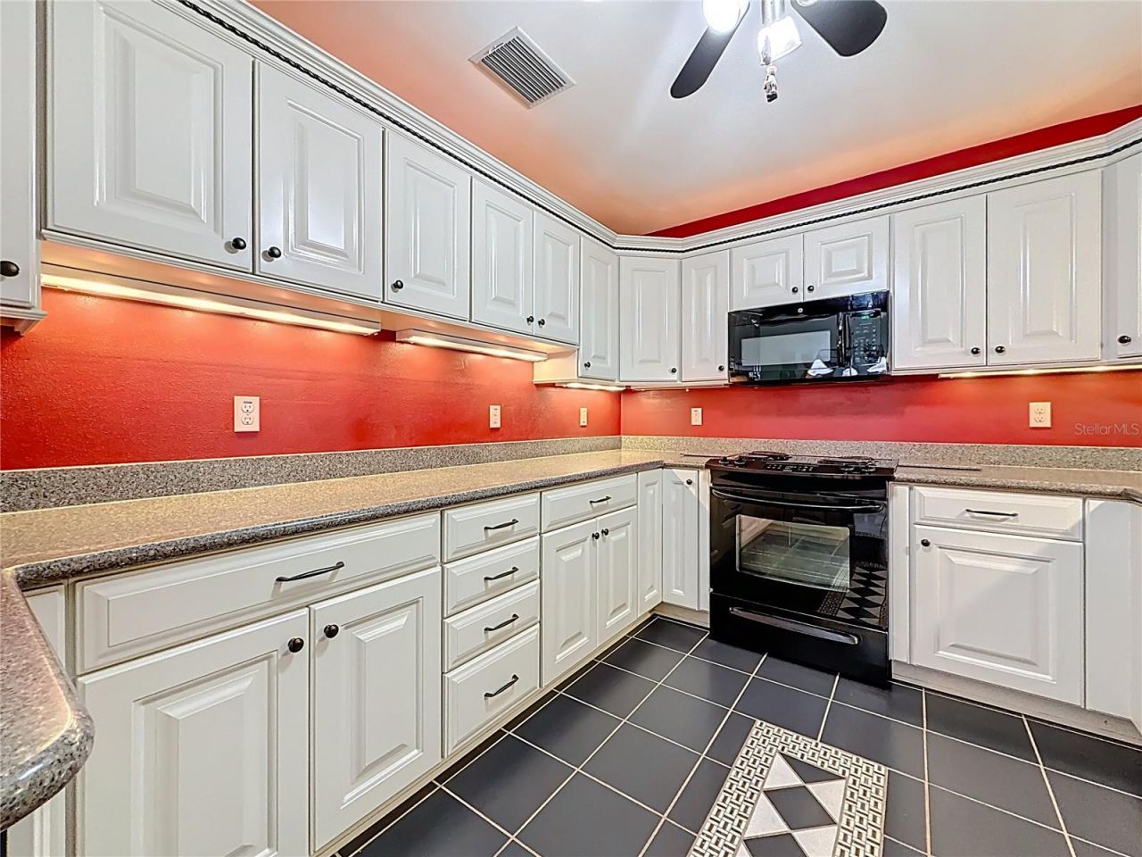 108 Indian Rocks Road S, Belleair Bluffs, FL 33770 Photo