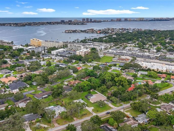 108 Indian Rocks Road S, Belleair Bluffs, FL 33770