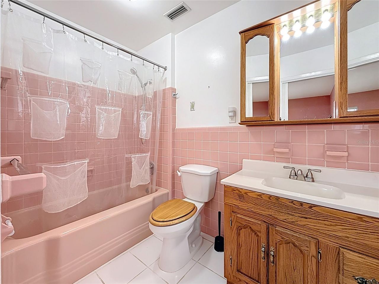 108 Indian Rocks Road S, Belleair Bluffs, FL 33770 Photo