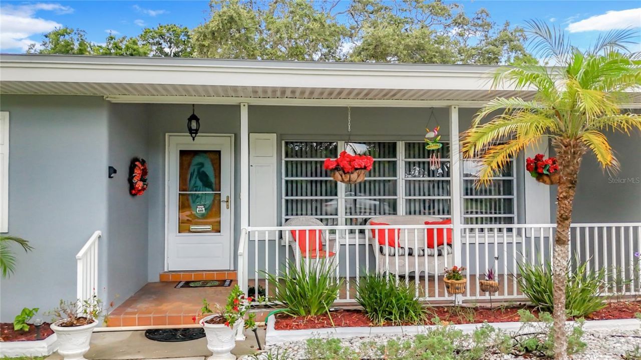 108 Indian Rocks Road S, Belleair Bluffs, FL 33770 Photo