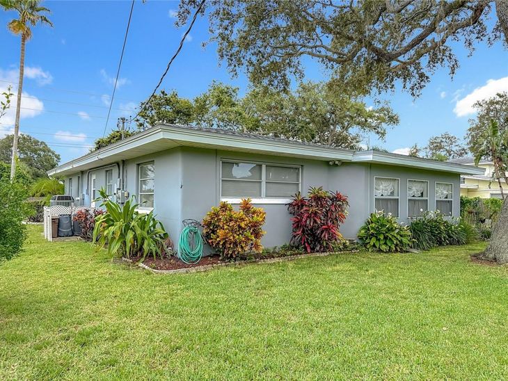 108 Indian Rocks Road S, Belleair Bluffs, FL 33770