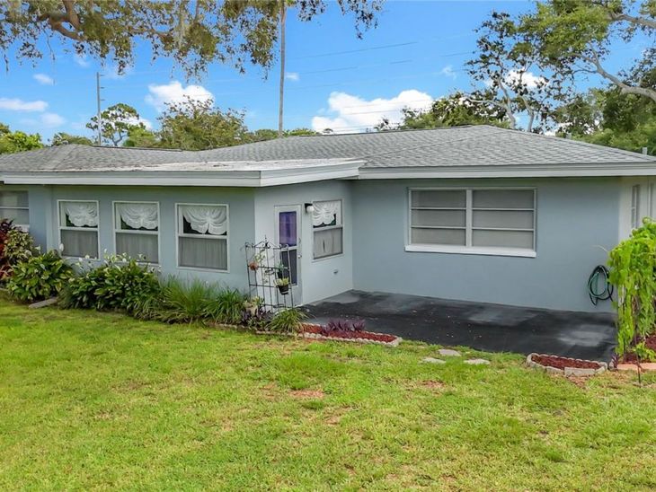 108 Indian Rocks Road S, Belleair Bluffs, FL 33770