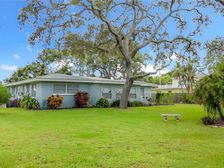 108 Indian Rocks Road S, Belleair Bluffs, FL 33770