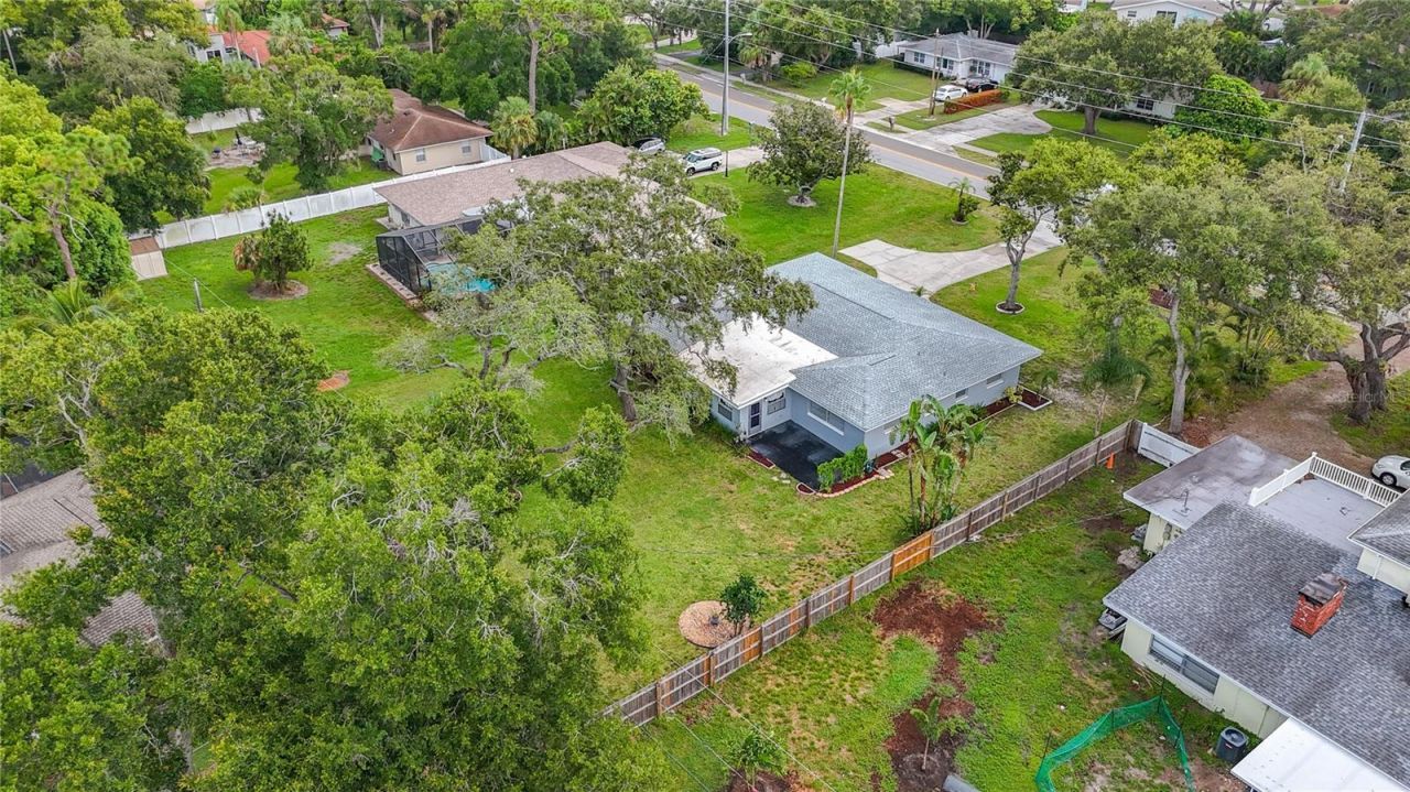 108 Indian Rocks Road S, Belleair Bluffs, FL 33770 Photo