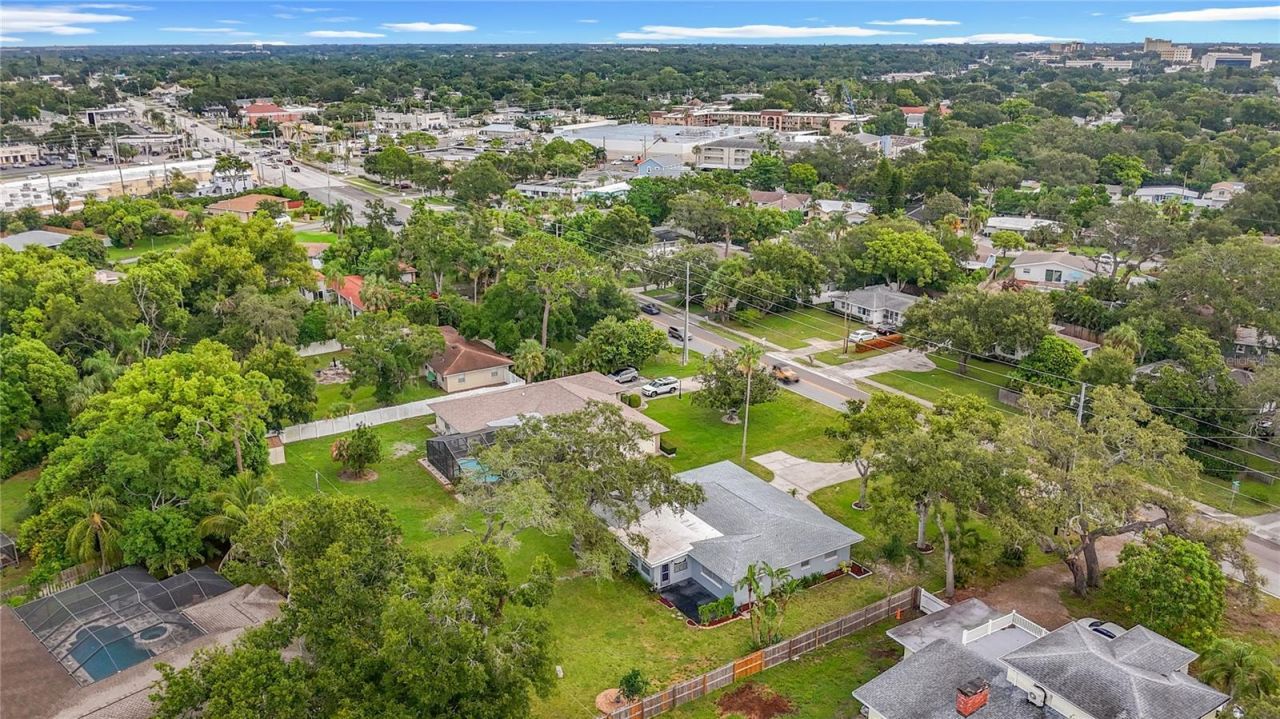 108 Indian Rocks Road S, Belleair Bluffs, FL 33770 Photo