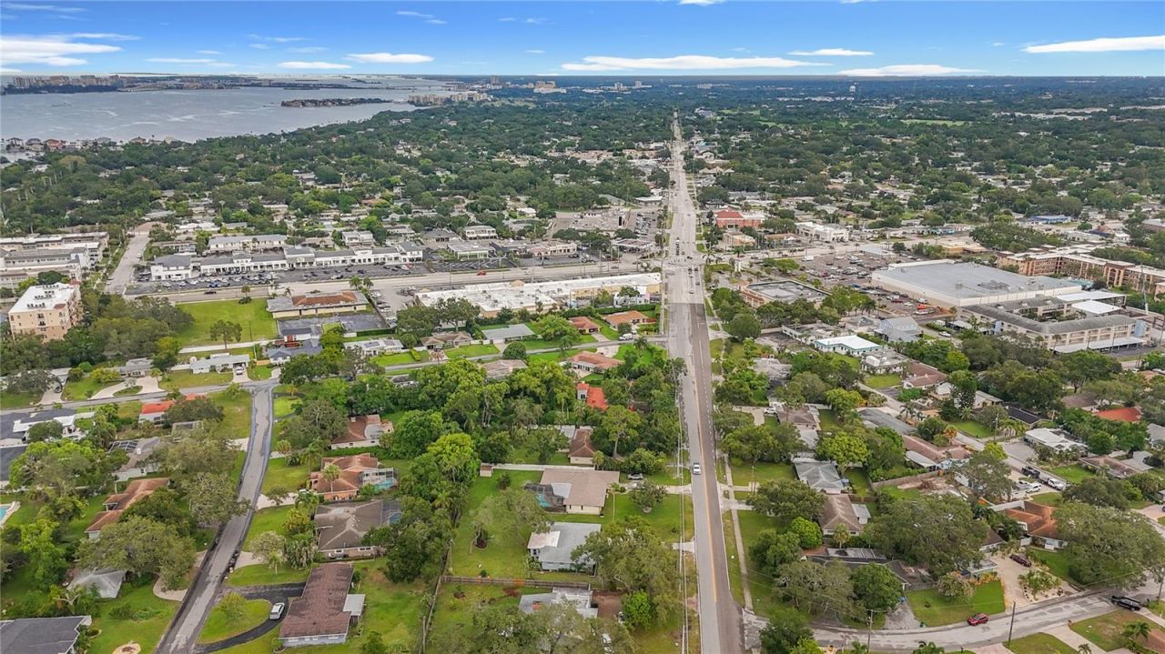 108 Indian Rocks Road S, Belleair Bluffs, FL 33770 Photo