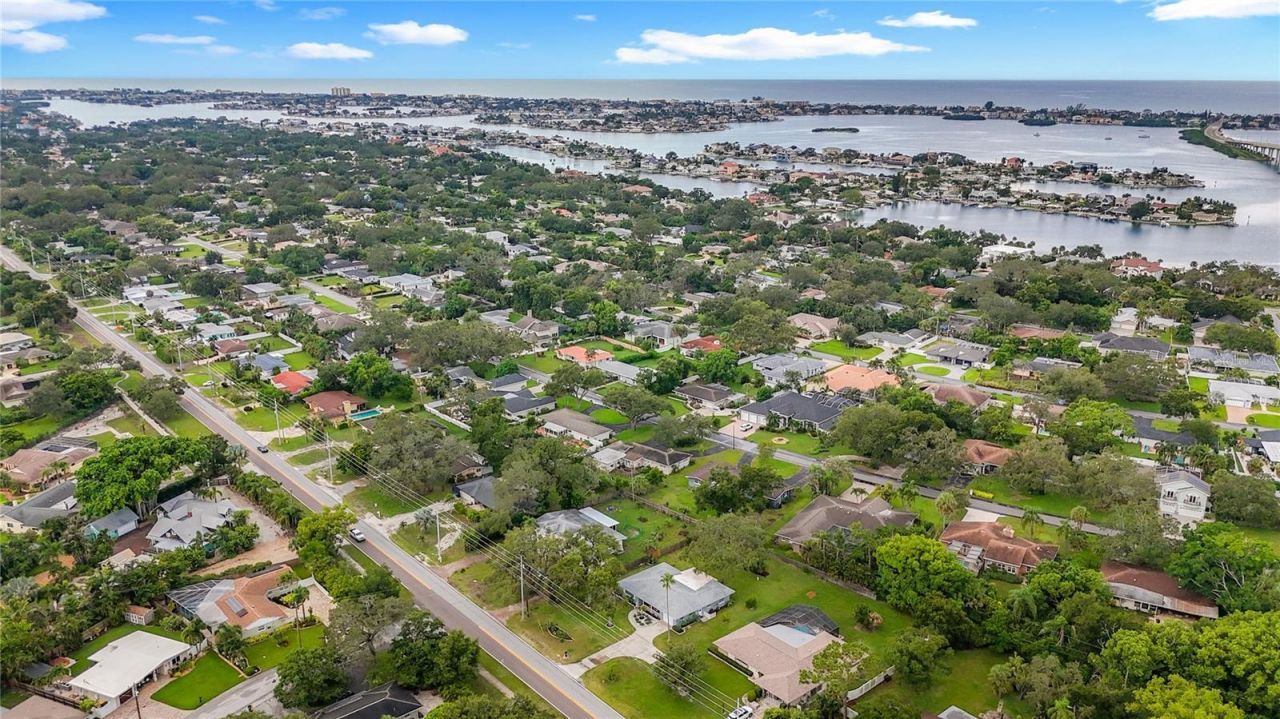 108 Indian Rocks Road S, Belleair Bluffs, FL 33770 Photo