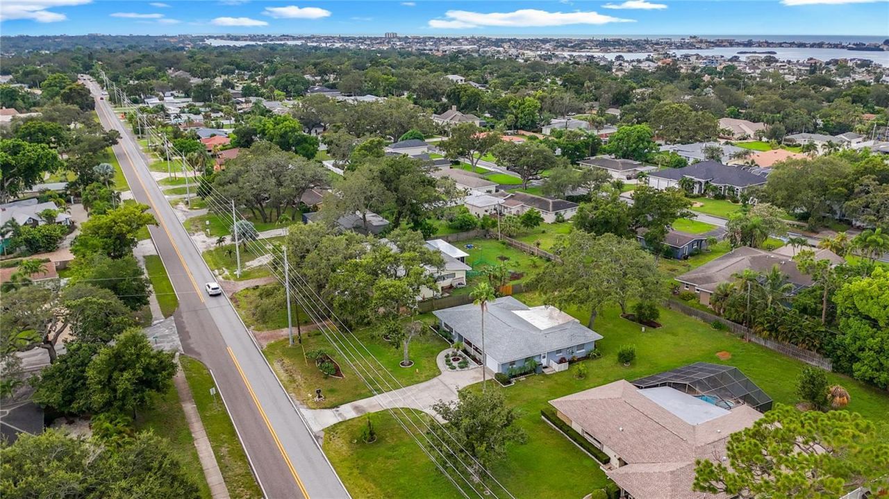 108 Indian Rocks Road S, Belleair Bluffs, FL 33770 Photo