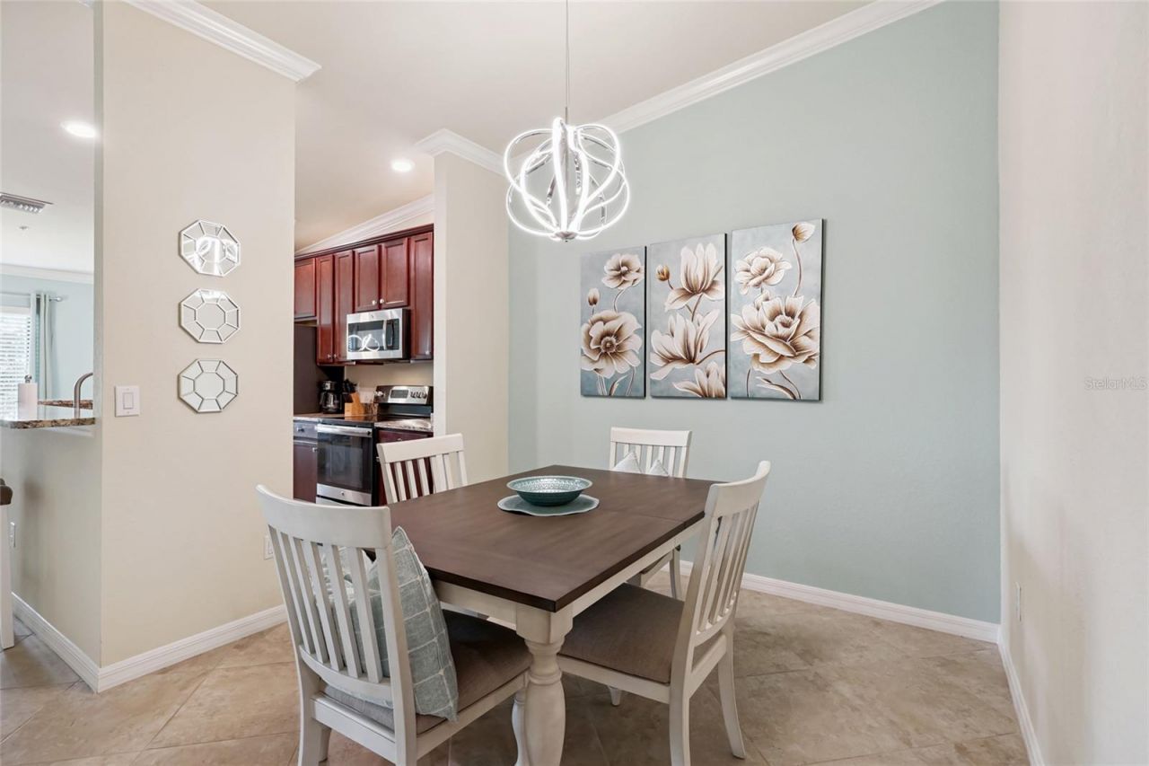 5528 Palmer Circle, Unit 203, Bradenton, FL 34211 Photo