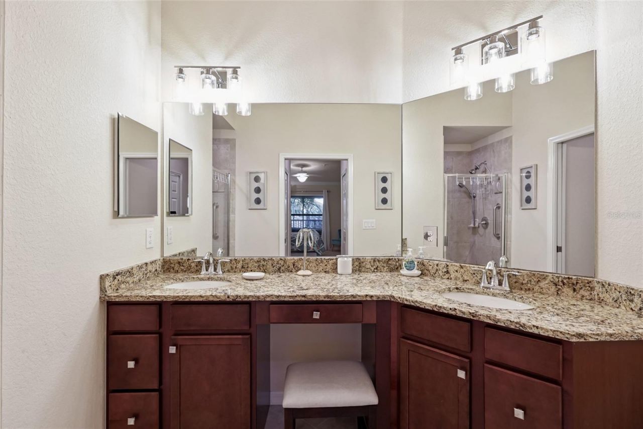 5528 Palmer Circle, Unit 203, Bradenton, FL 34211 Photo