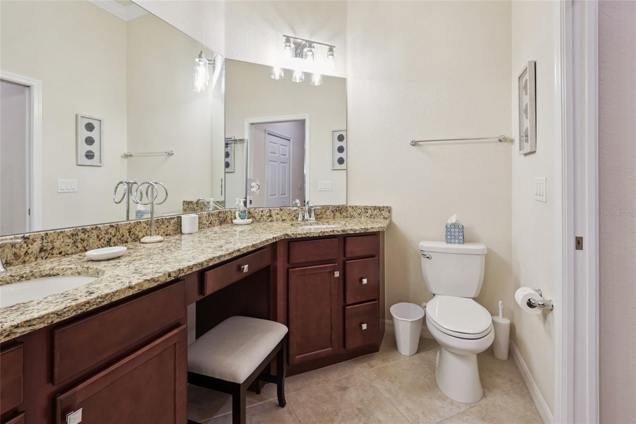 5528 Palmer Circle, Unit 203, Bradenton, FL 34211 Photo