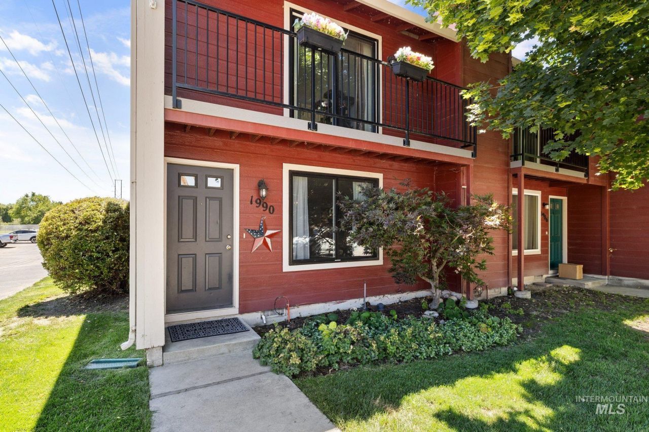 1990 Old Saybrook, Boise, ID 83706 Main Photo