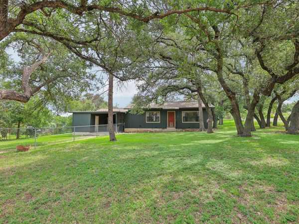 201 Bronco DR, Burnet, TX 78611