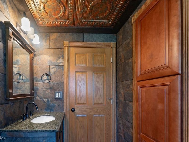 445 Powers Avenue, Girard, OH 44420 Photo 10