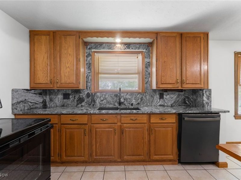 445 Powers Avenue, Girard, OH 44420 Photo 4