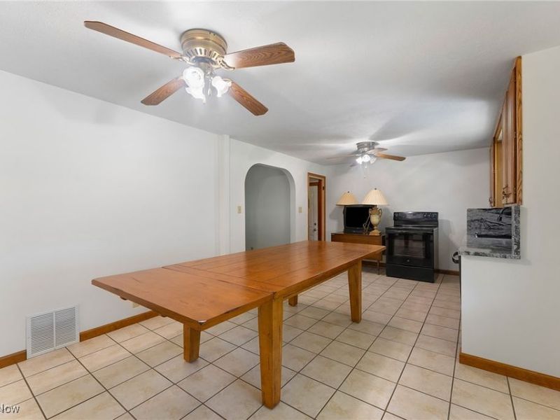 445 Powers Avenue, Girard, OH 44420 Photo 8