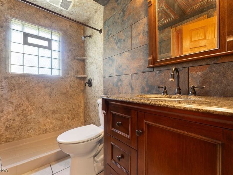 445 Powers Avenue, Girard, OH 44420 Photo 9