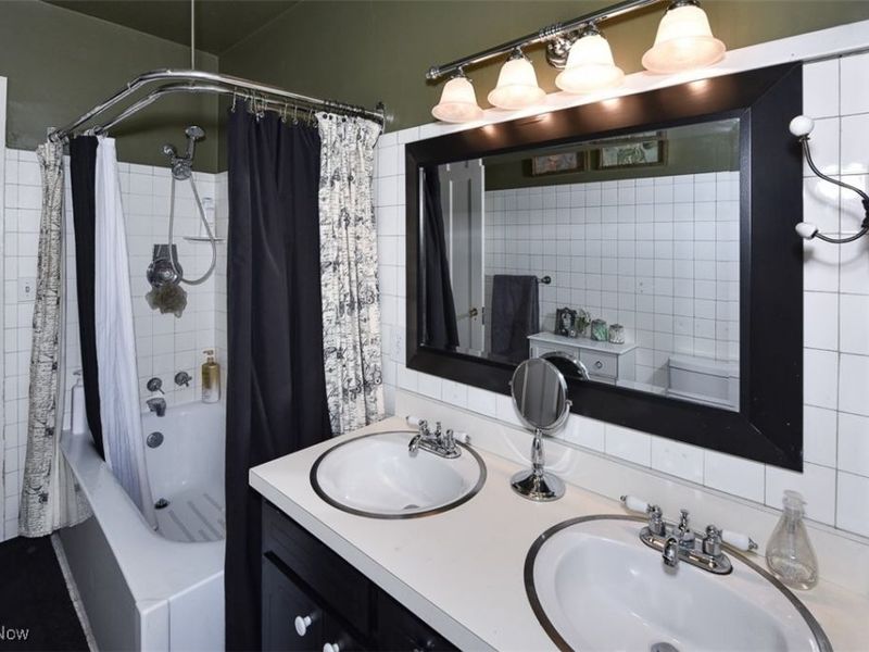 382 Bassett Road, Bay Village, OH 44140 Photo 22