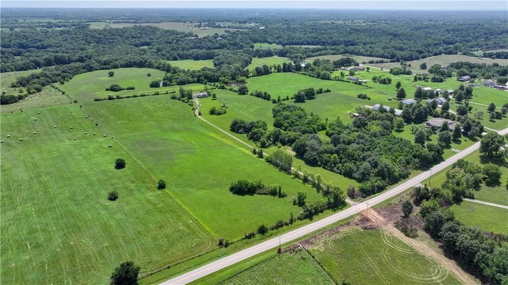 5775 SE W Highway, Lathrop, MO 64465 Main Photo