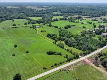 5775 SE W Highway, Lathrop, MO 64465