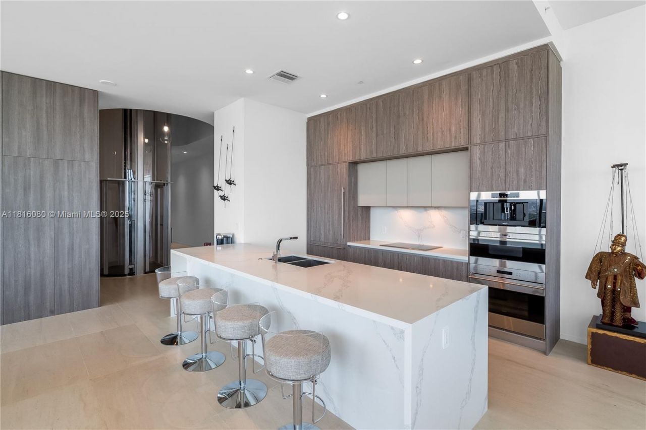 801 S Miami Ave, Unit PH5801, Miami, FL 33130 Photo