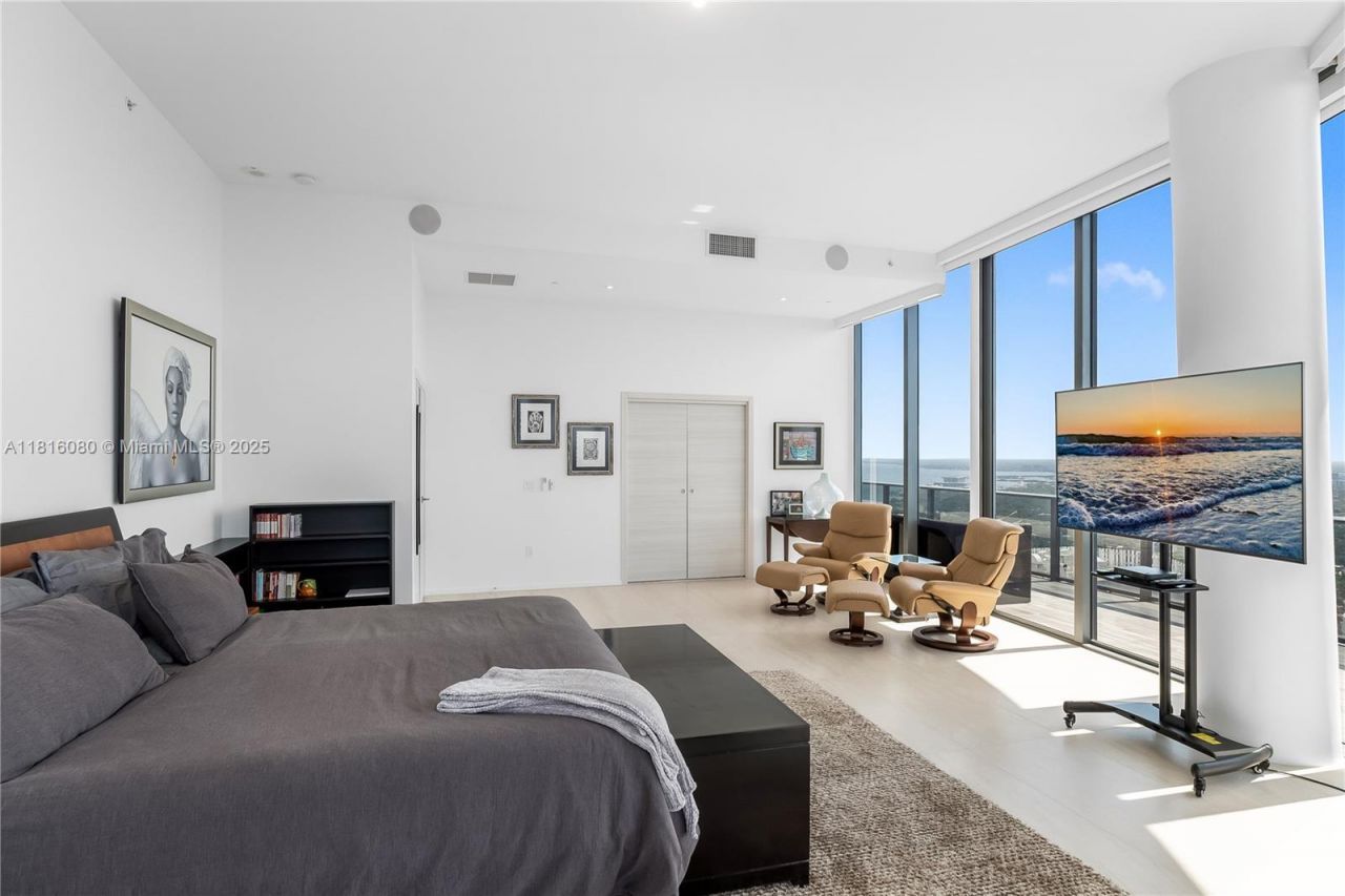 801 S Miami Ave, Unit PH5801, Miami, FL 33130 Photo