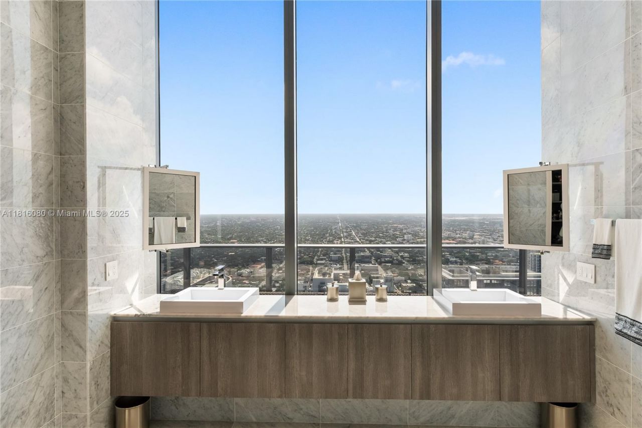 801 S Miami Ave, Unit PH5801, Miami, FL 33130 Photo