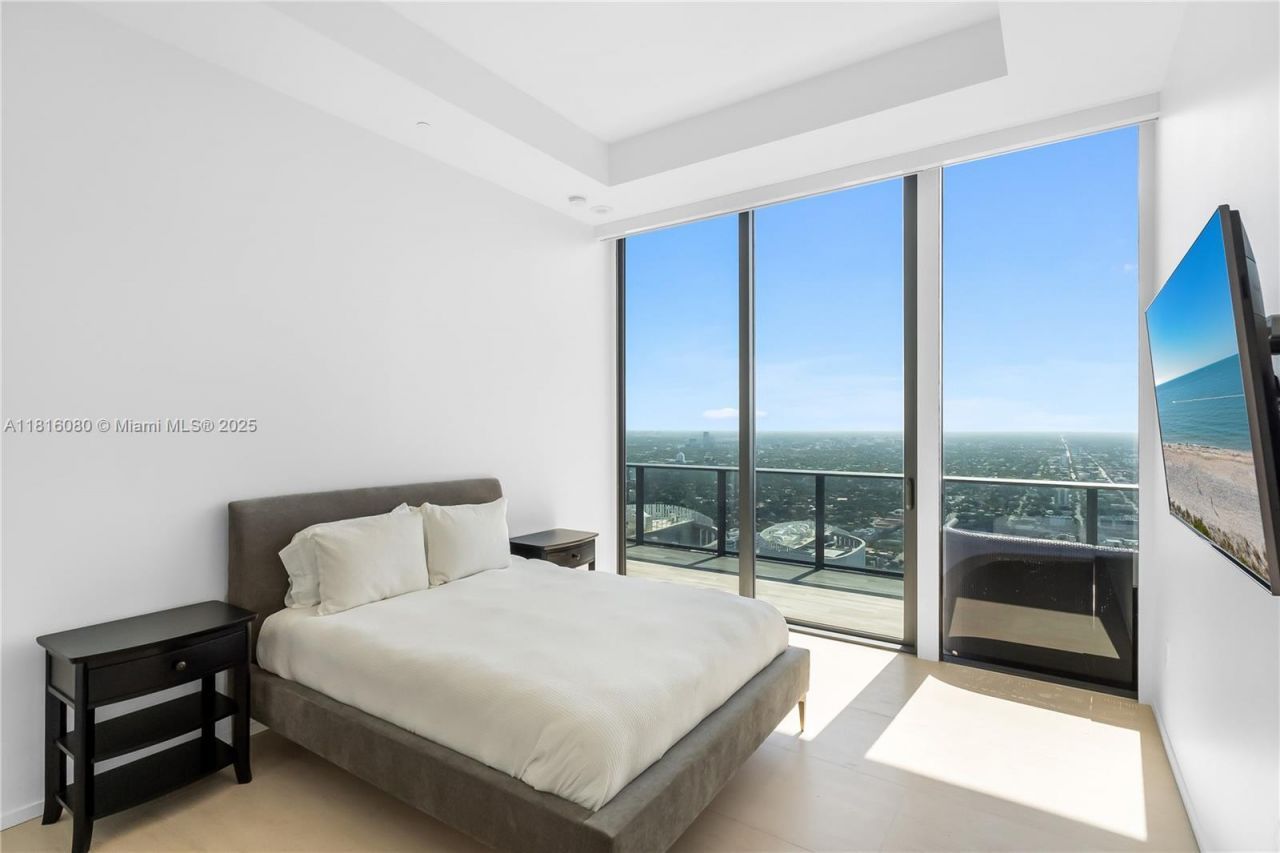 801 S Miami Ave, Unit PH5801, Miami, FL 33130 Photo