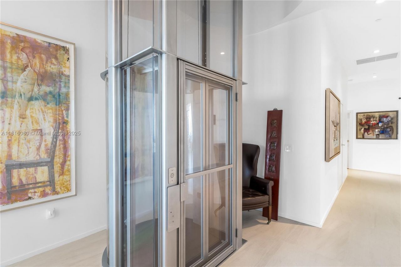 801 S Miami Ave, Unit PH5801, Miami, FL 33130 Photo