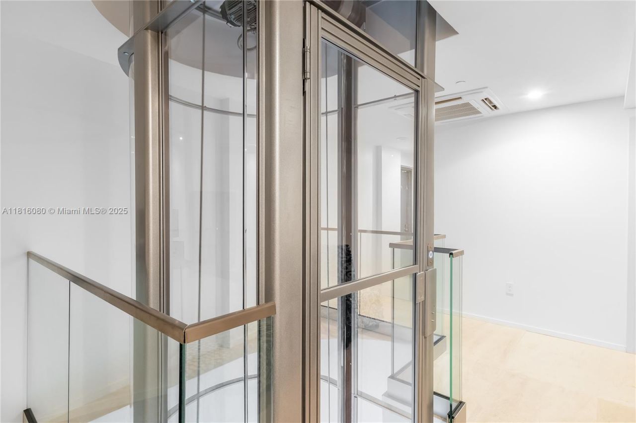 801 S Miami Ave, Unit PH5801, Miami, FL 33130 Photo