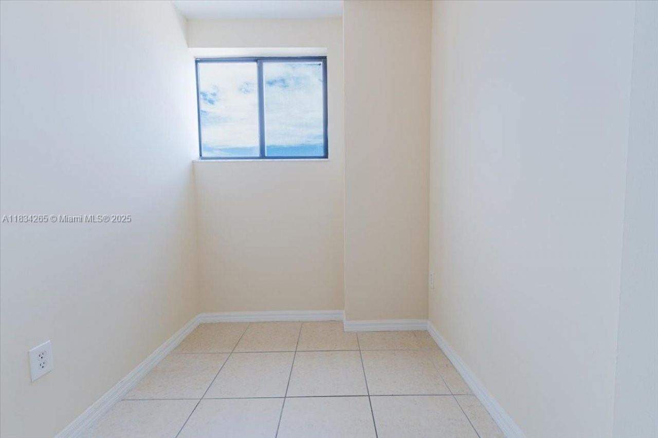 4242 NW 2 St, Unit 1601, Miami, FL 33126 Photo