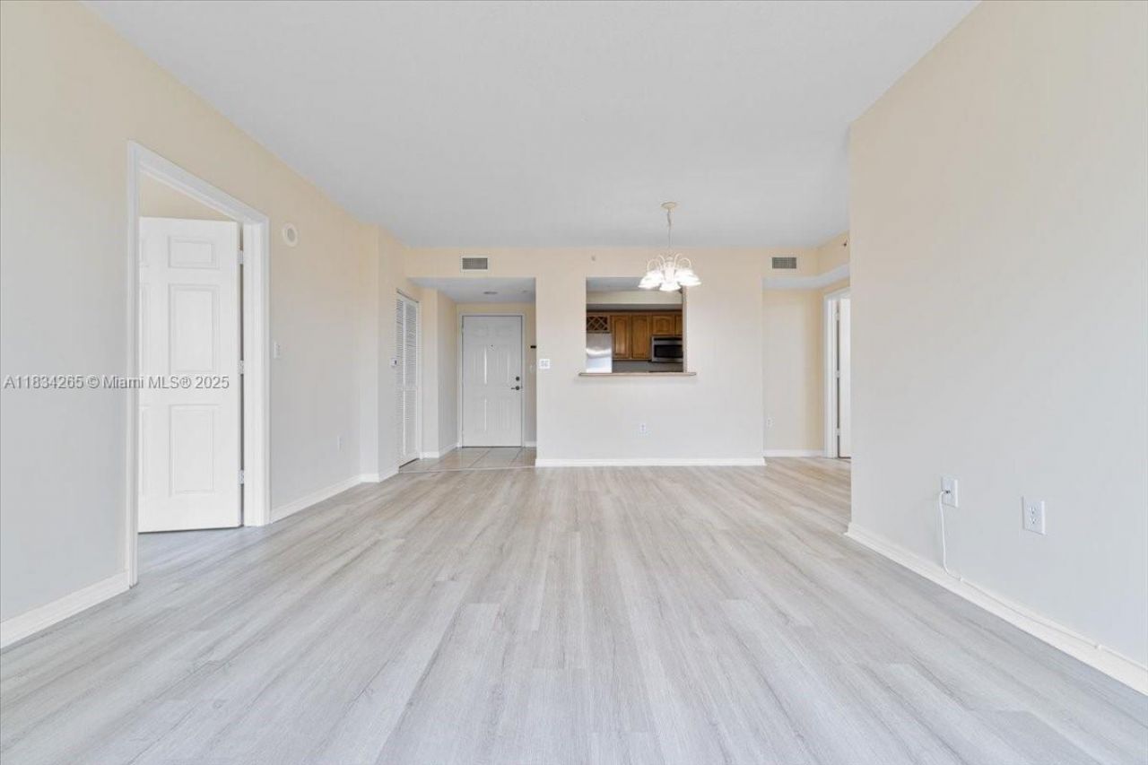 4242 NW 2 St, Unit 1601, Miami, FL 33126 Photo