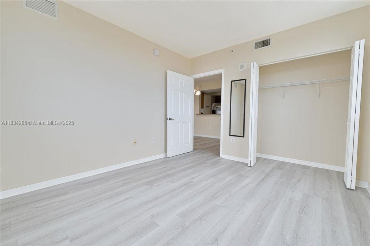 4242 NW 2 St, Unit 1601, Miami, FL 33126 Photo