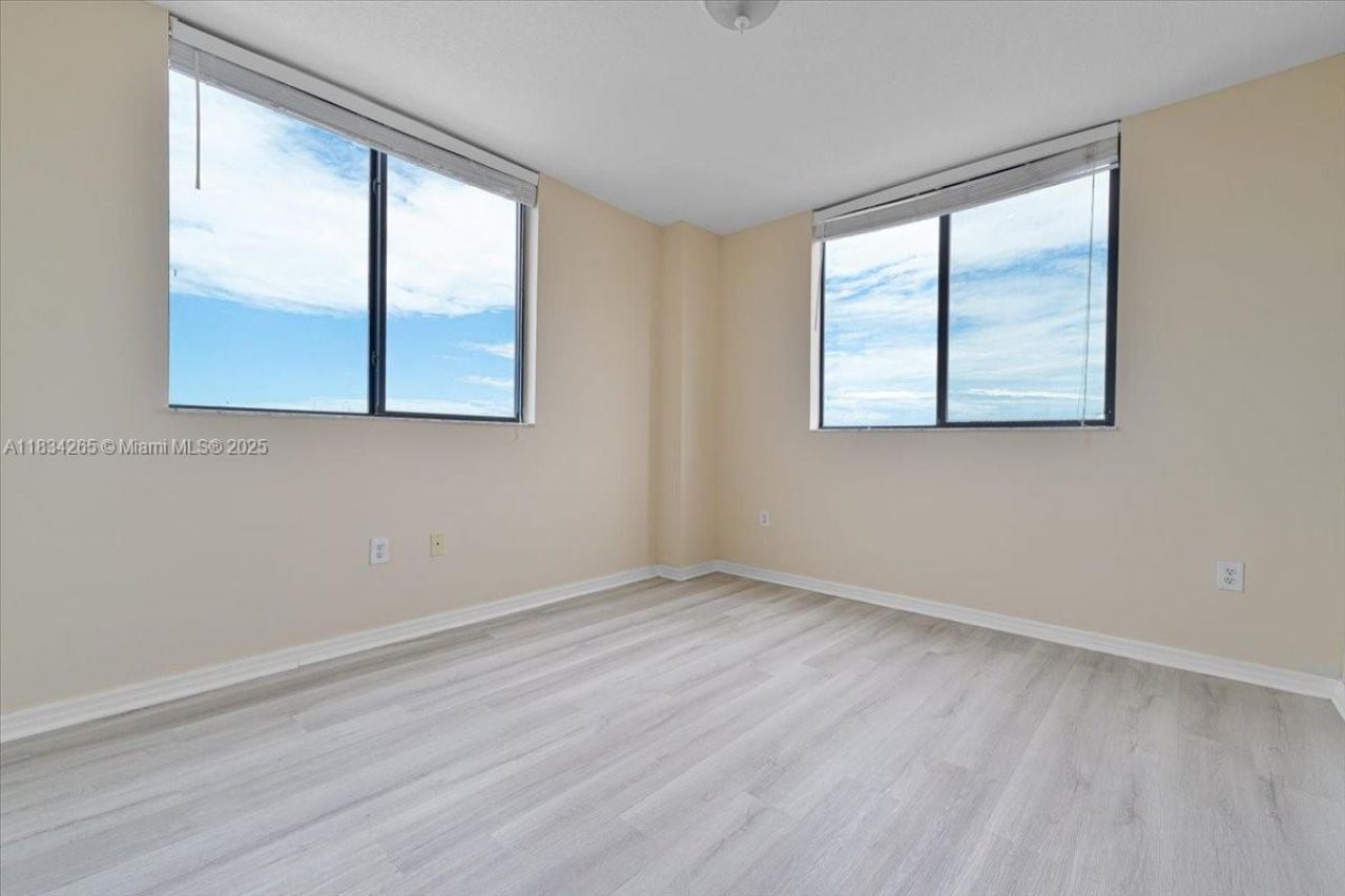 4242 NW 2 St, Unit 1601, Miami, FL 33126 Photo