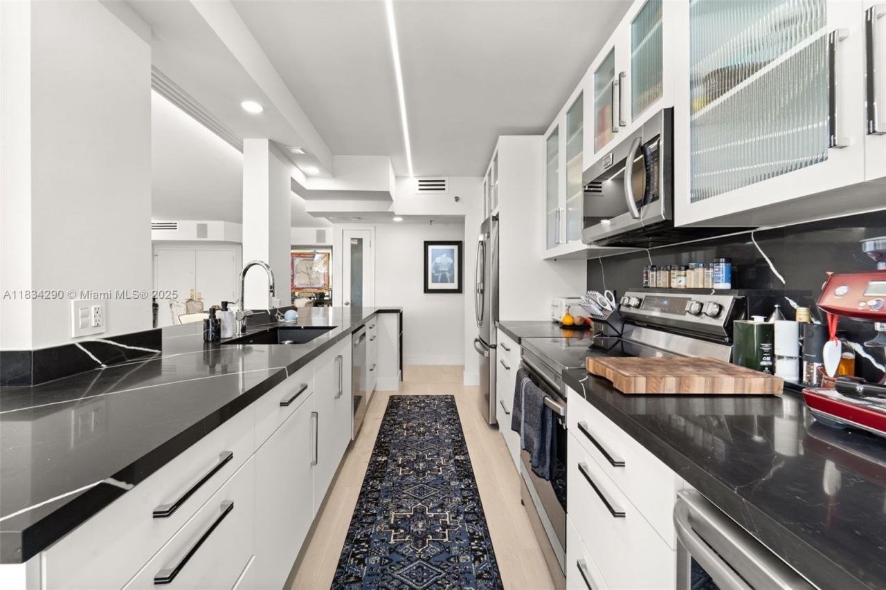 9 Island Ave, Unit 406, Miami Beach, FL 33139 Photo