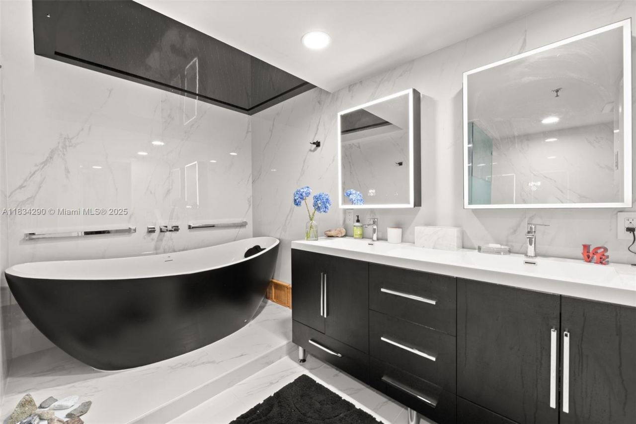 9 Island Ave, Unit 406, Miami Beach, FL 33139 Photo