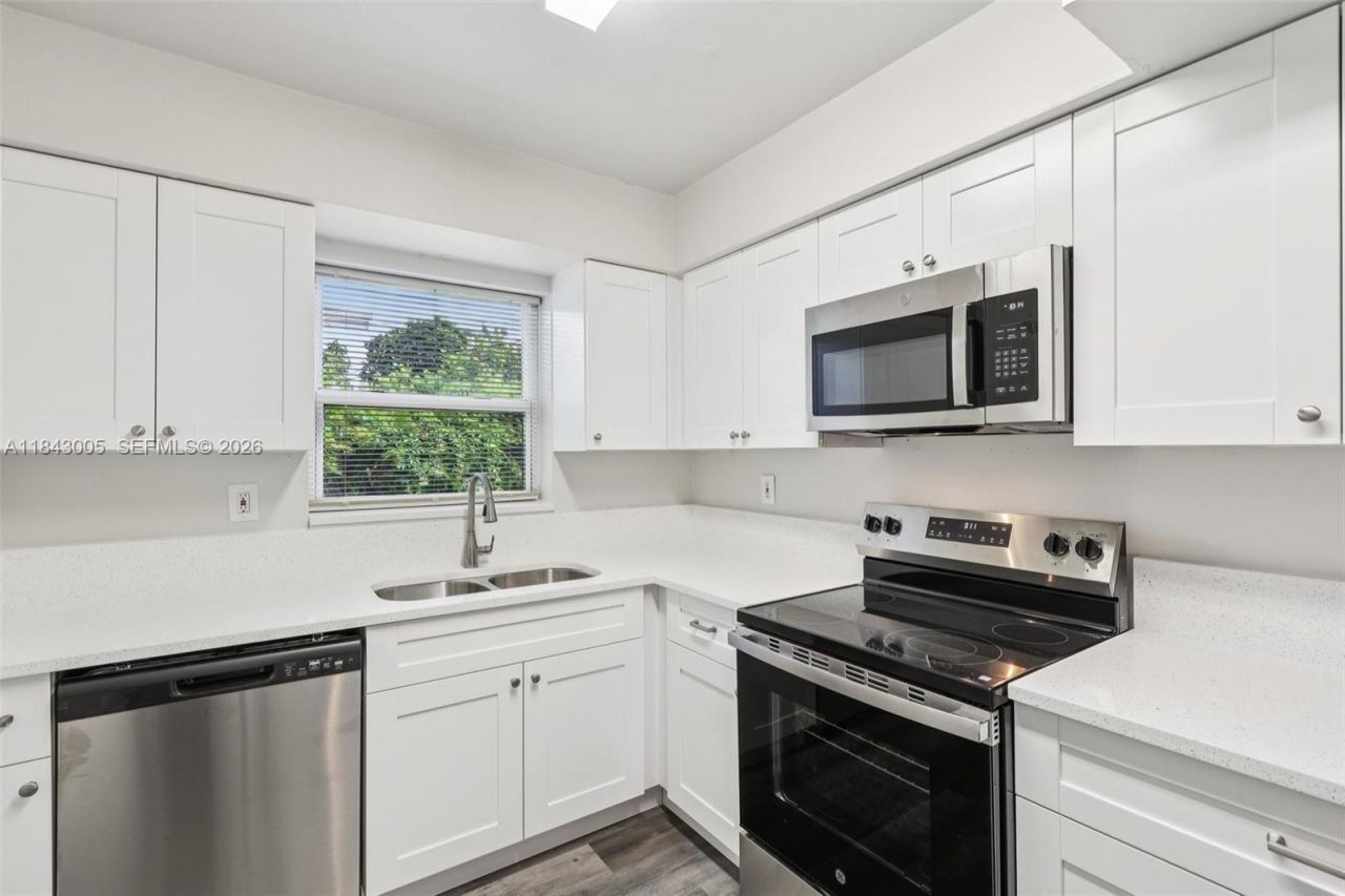 18025 NW 6th Ave, Miami Gardens, FL 33169 Photo