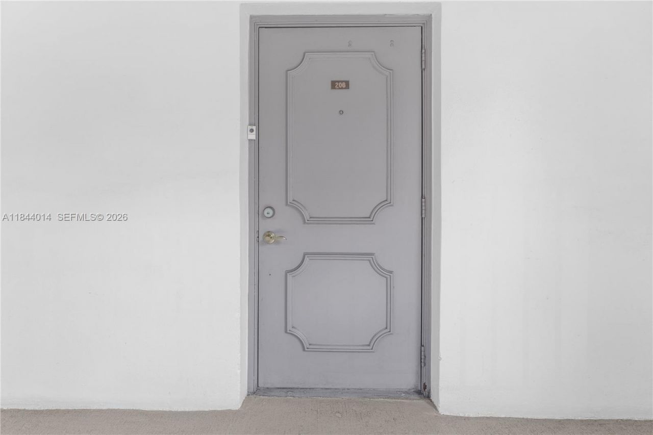 9410 Poinciana Pl, Unit 206, Davie, FL 33324 Photo