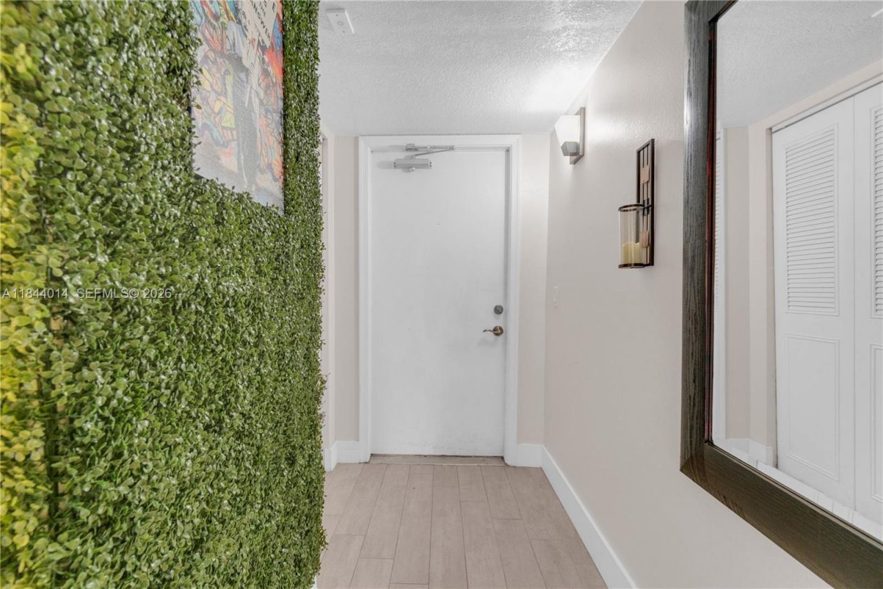 9410 Poinciana Pl, Unit 206, Davie, FL 33324 Photo