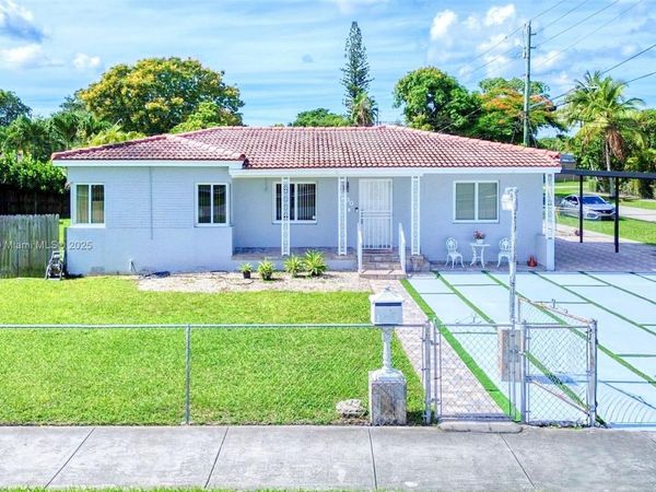 6290 SW 37th St, Miami, FL 33155
