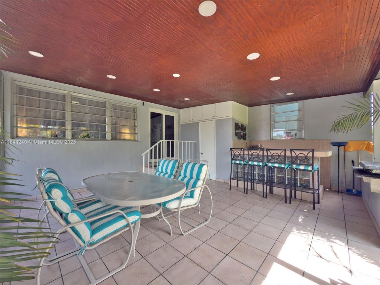 6290 SW 37th St, Miami, FL 33155 Photo