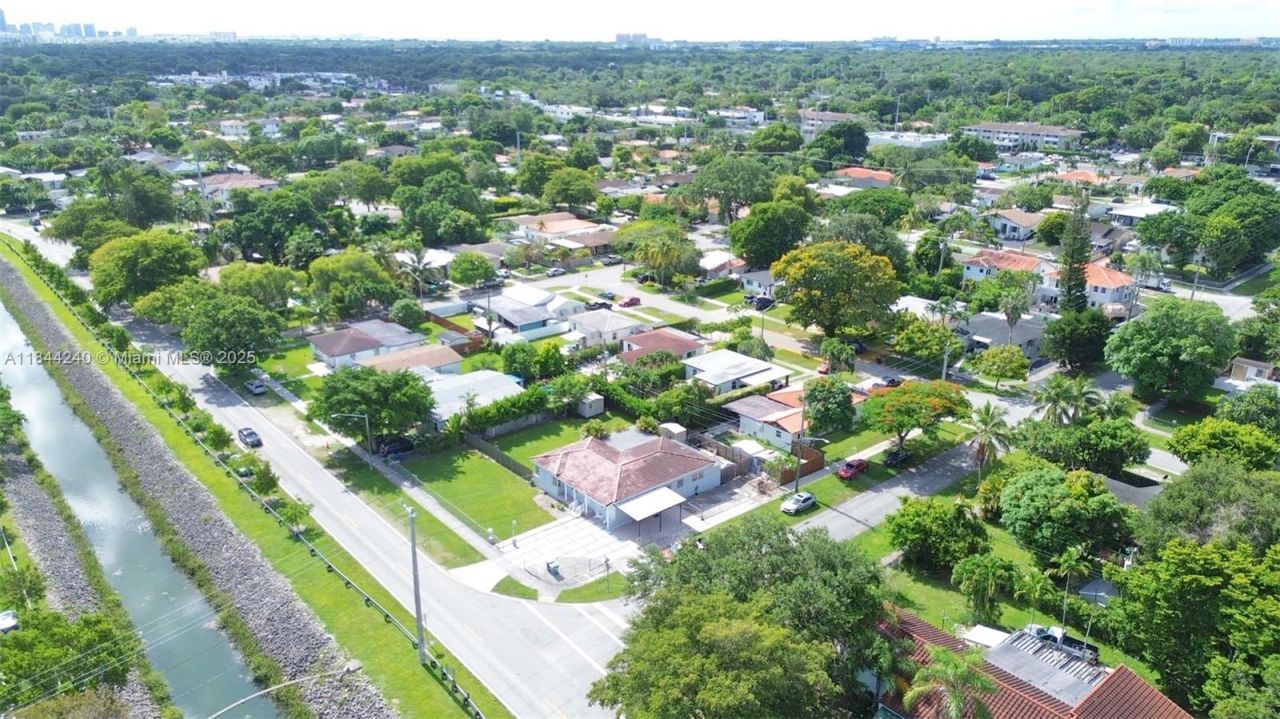 6290 SW 37th St, Miami, FL 33155 Photo