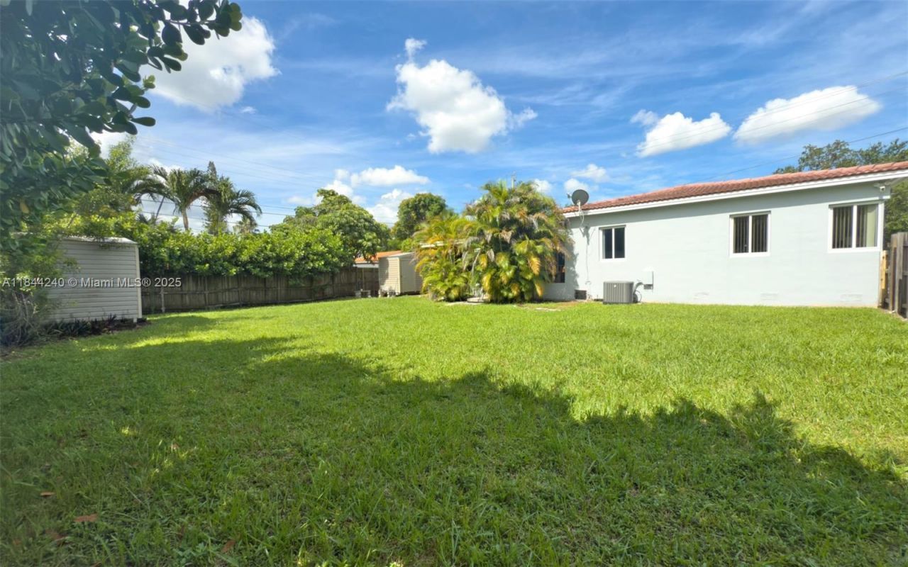 6290 SW 37th St, Miami, FL 33155 Photo