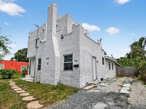 435 Avenida Alegre, West Palm Beach, FL 33405