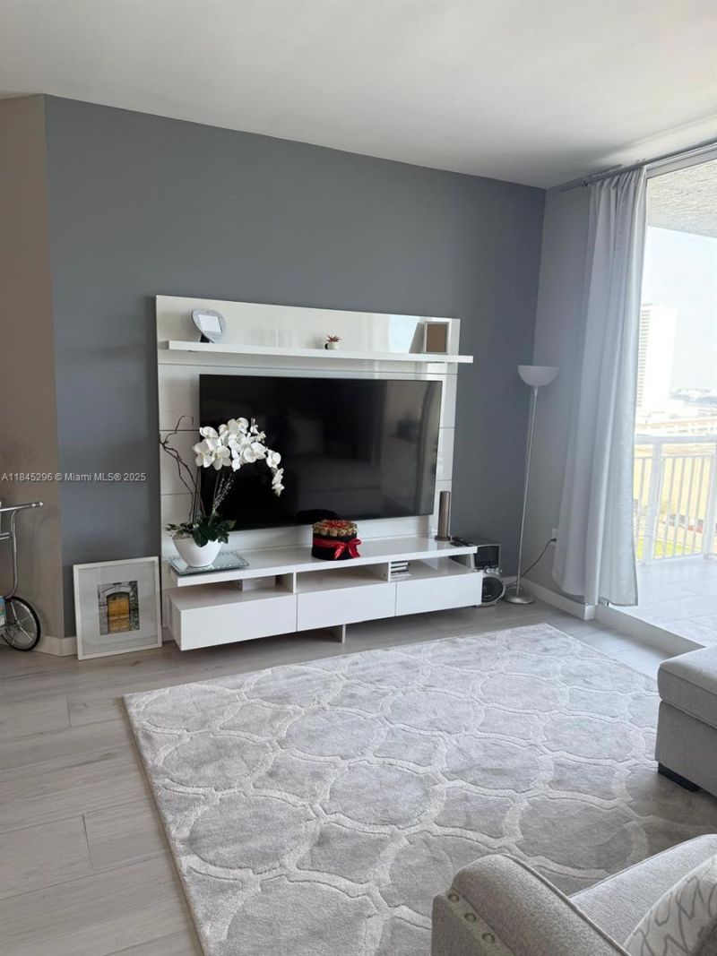 275 NE 18th St, Unit 1405, Miami, FL 33132 Photo