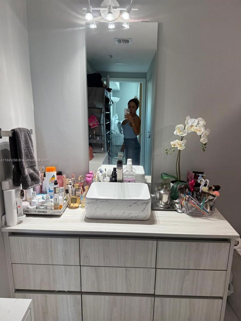 275 NE 18th St, Unit 1405, Miami, FL 33132 Photo